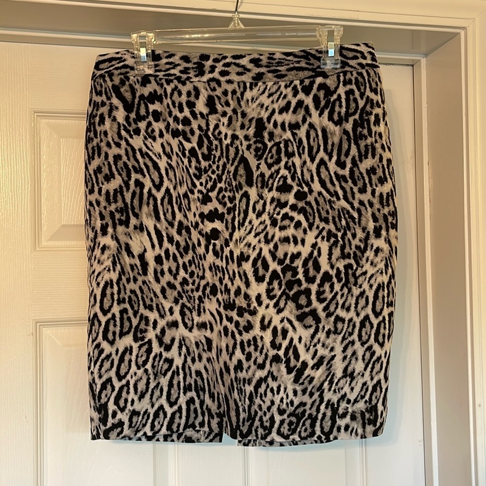 Worthington leopard print fully lined skirt Size 10